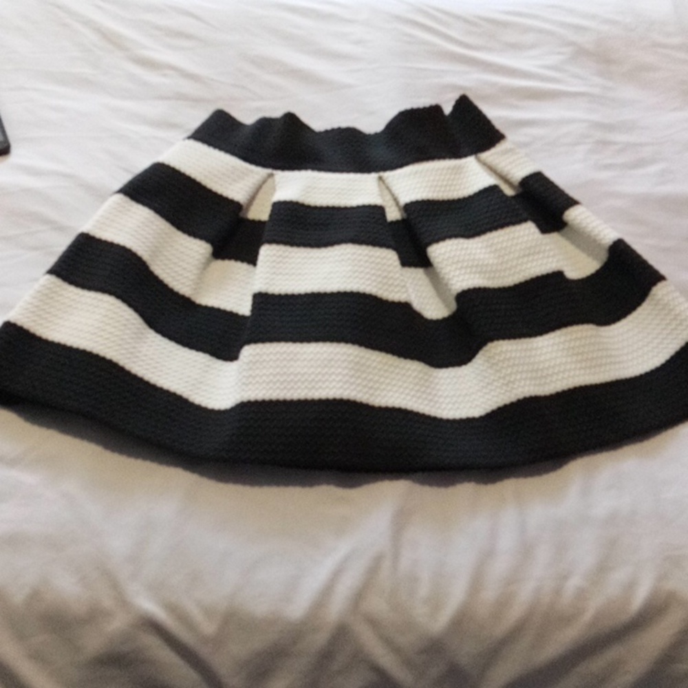 NWOT WOMENS SZ L EXHILARATION SKIRT